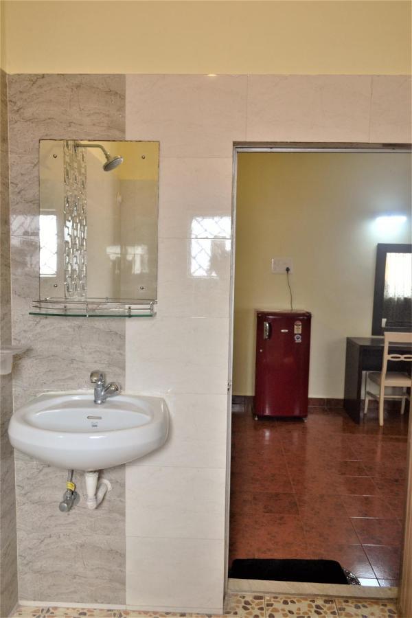 Monte Villa Guest House Candolim Exterior photo